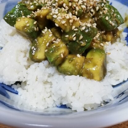 はじめてアボカド丼作りました。
簡単で美味しかったです。